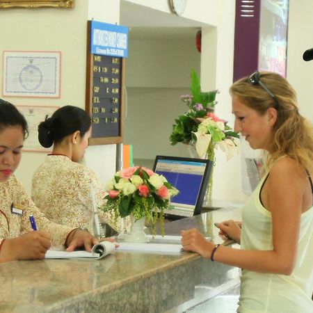 Thumrin Hotel Trang Ngoại thất bức ảnh