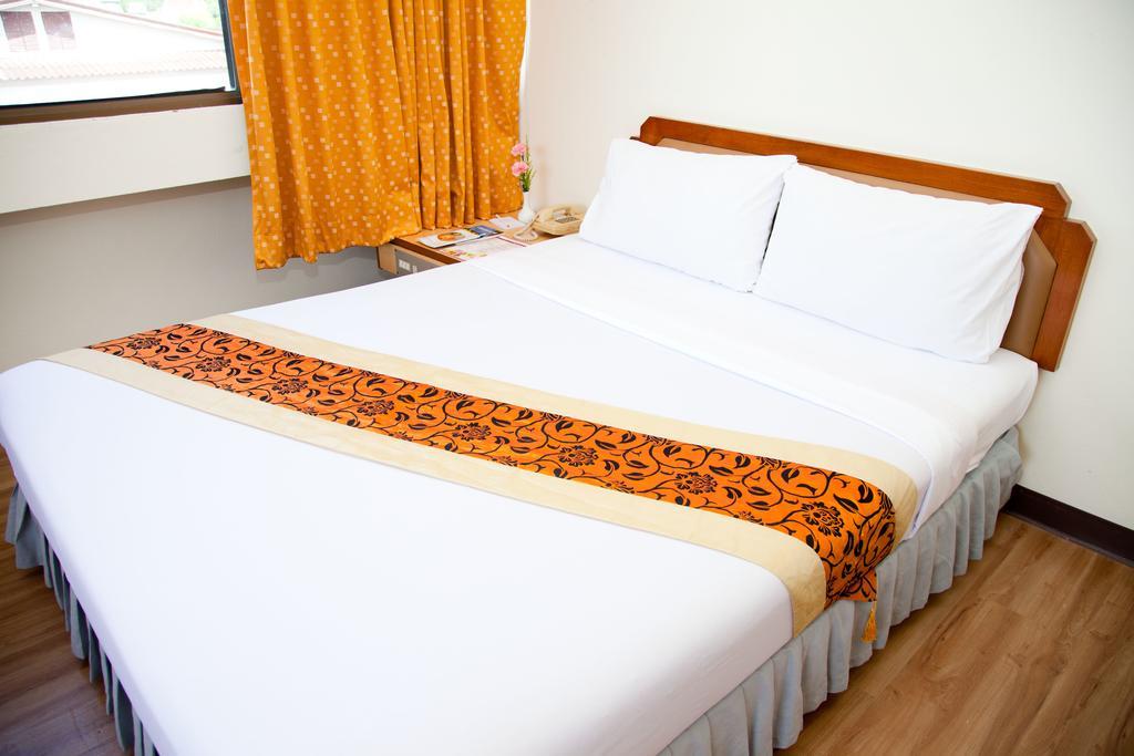 Thumrin Hotel Trang Phòng bức ảnh