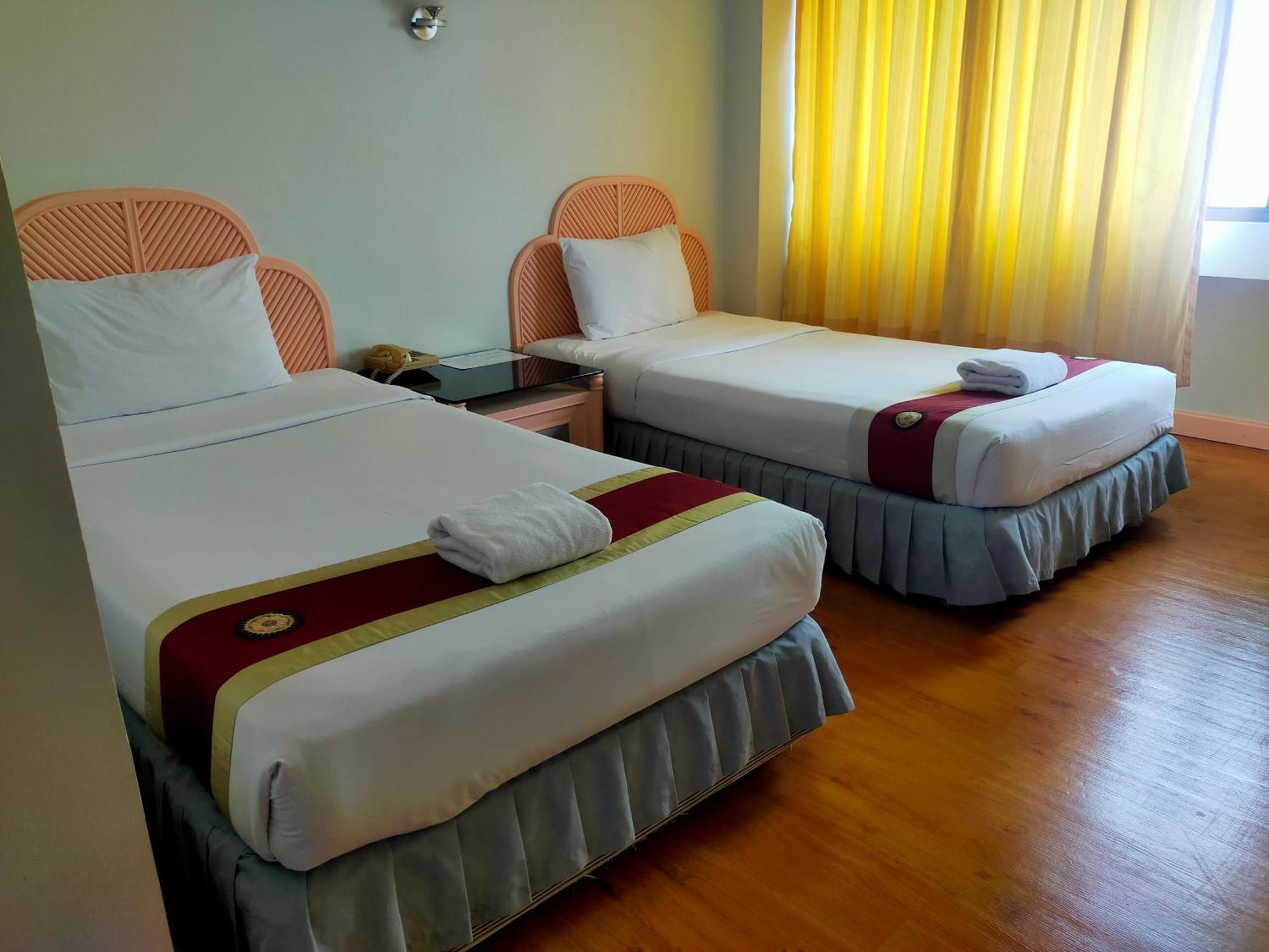 Thumrin Hotel Trang Phòng bức ảnh